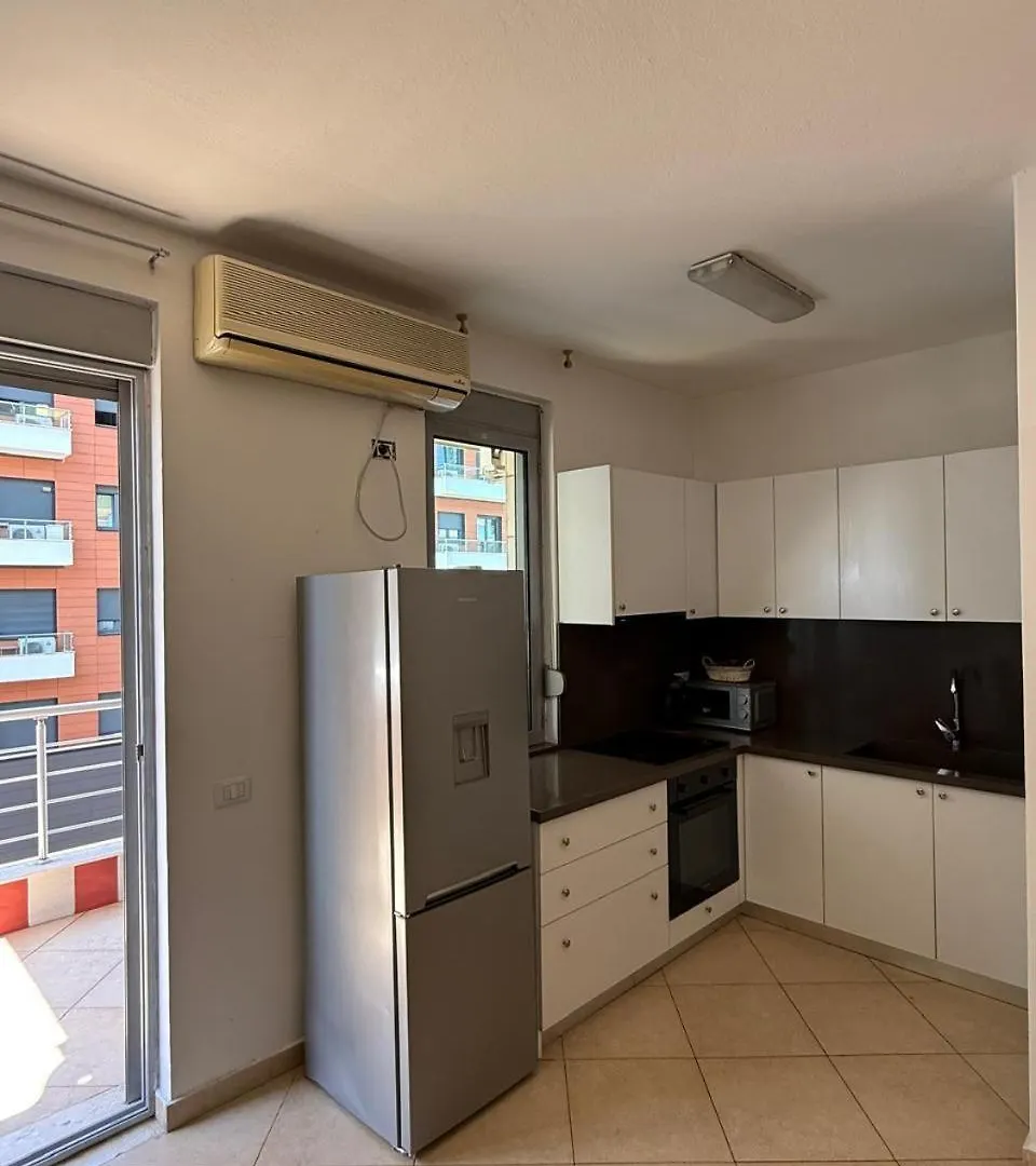 Noemi Apartment Tiran 0*,